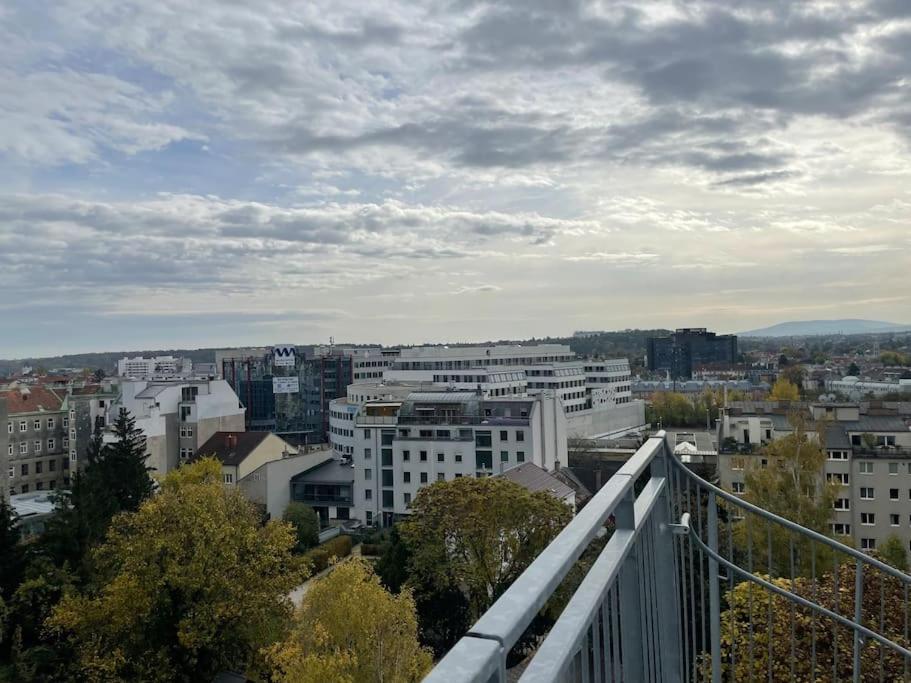 Rooftop Terrace- Panoramablick Ueber * Viena